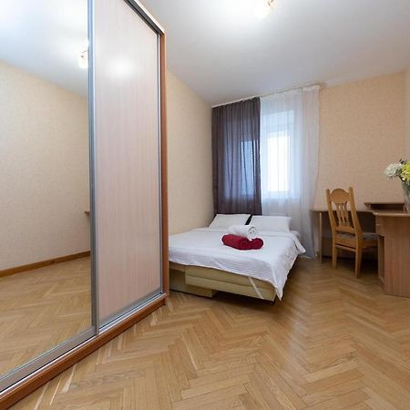 Spacious Apartments In The Center Of Obolon 2 Bedrooms Kiew Exterior foto