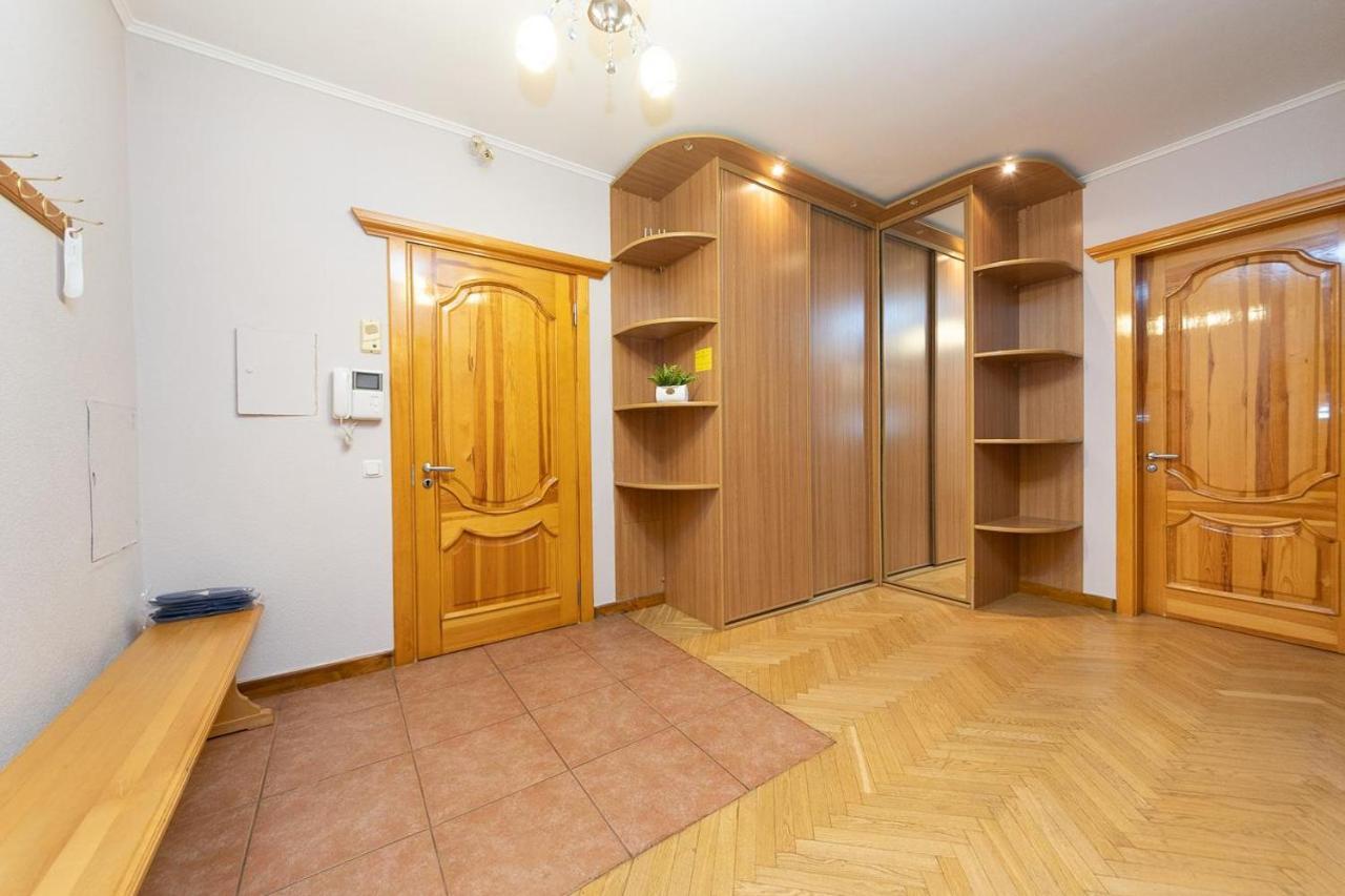 Spacious Apartments In The Center Of Obolon 2 Bedrooms Kiew Exterior foto