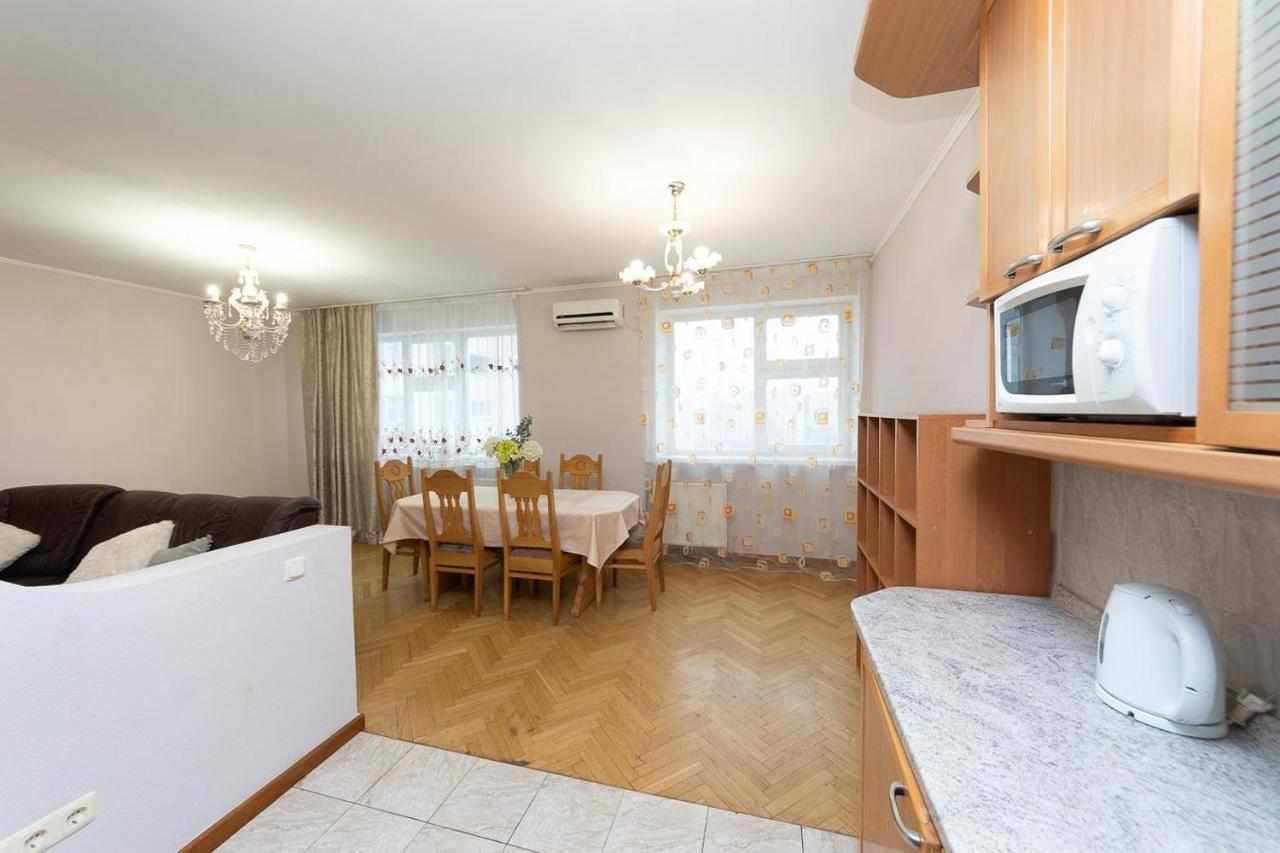 Spacious Apartments In The Center Of Obolon 2 Bedrooms Kiew Exterior foto