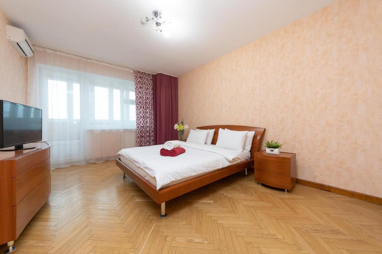Spacious Apartments In The Center Of Obolon 2 Bedrooms Kiew Exterior foto