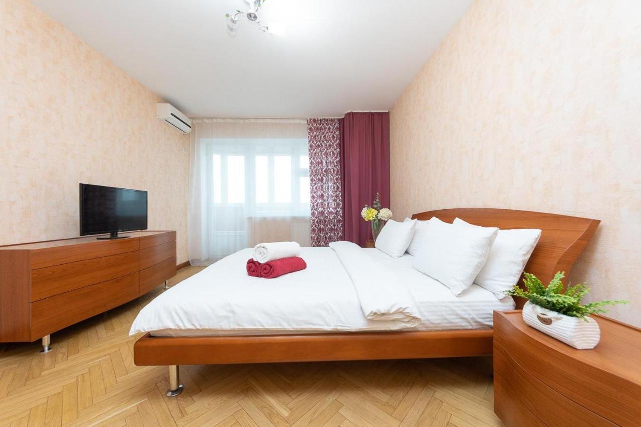 Spacious Apartments In The Center Of Obolon 2 Bedrooms Kiew Exterior foto